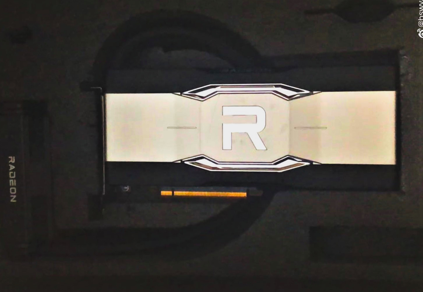Radeon RX 6900 XTXの水冷リファレンスモデルが出現。発売予定なし