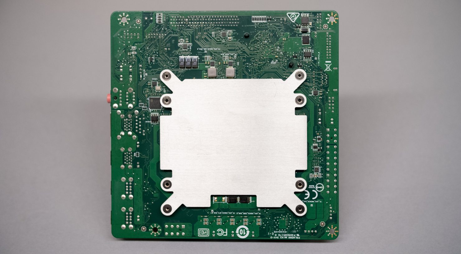 AMD-4700S-Desktop-PC-Kit-Xbox-Series-X-APU_4-1480×816